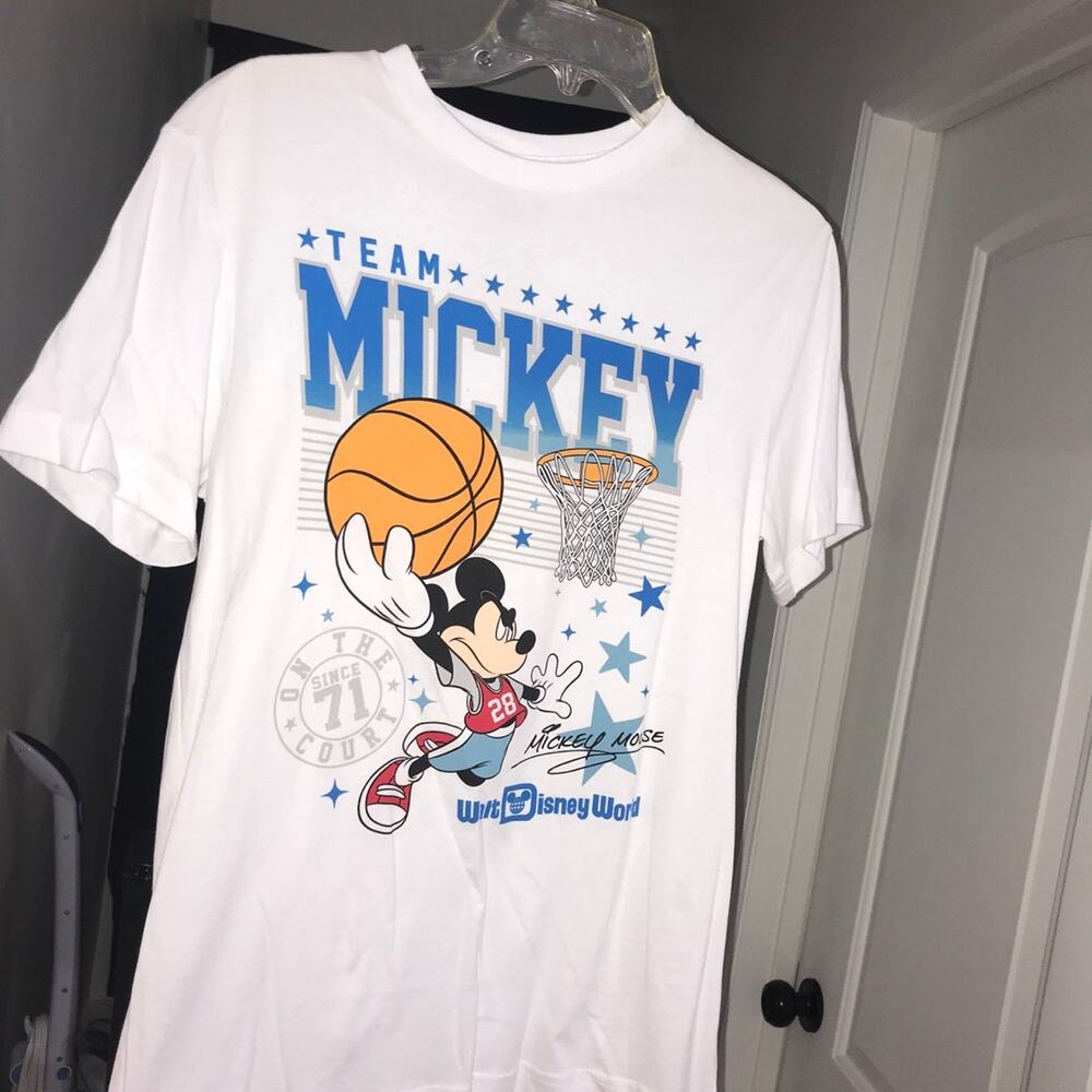 Mickey Mouse graphic tee basket ball